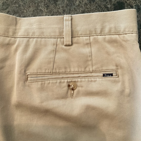 Polo Ralph Lauren Khaki Shorts, Size 42T - Picture 5 of 7